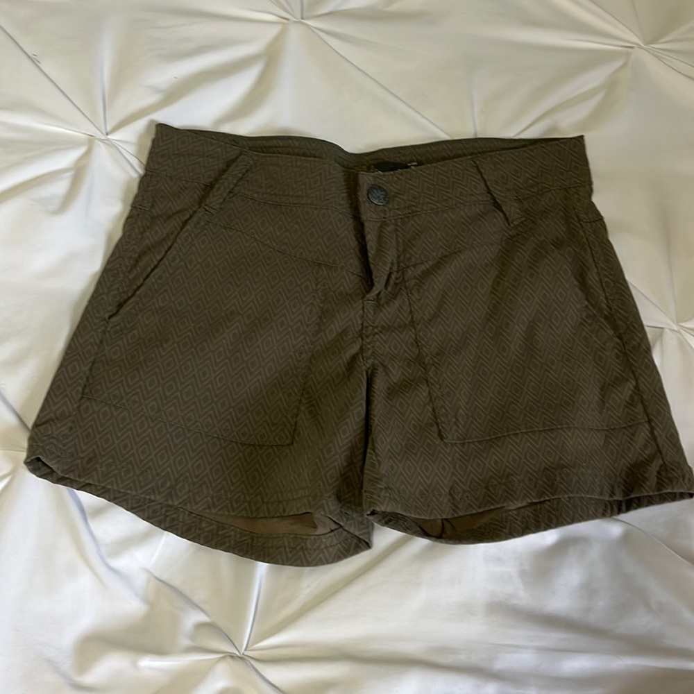 Women’s PrAna shorts